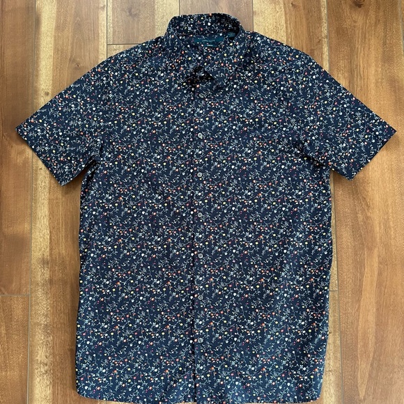 Perry Ellis Dark Blue Floral Patterned Short Sleeve Shirt - Picture 1 of 5